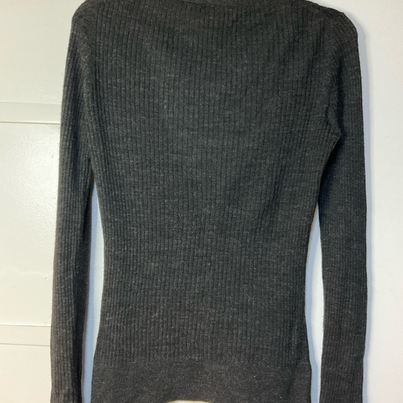 Grey Ribbed V-Neck Buttoned Women's Sweater - Picture 5 of 5